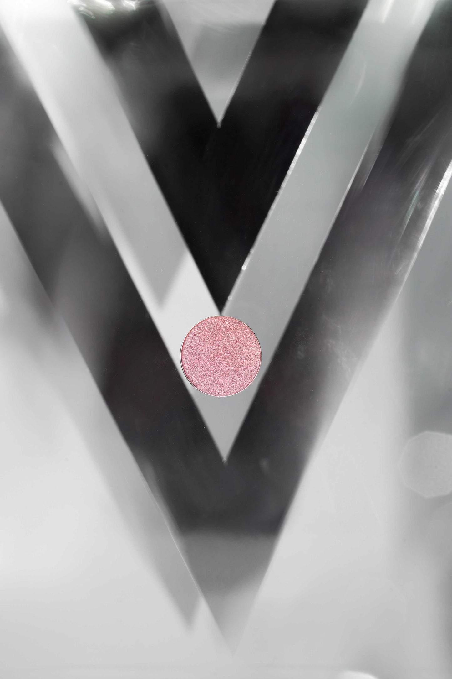 DEMURE - SHIMMER SHADOW