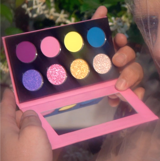THE HOLOGRAPHIC PALETTE